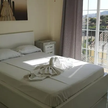 Agradable Adosado En * Nerja